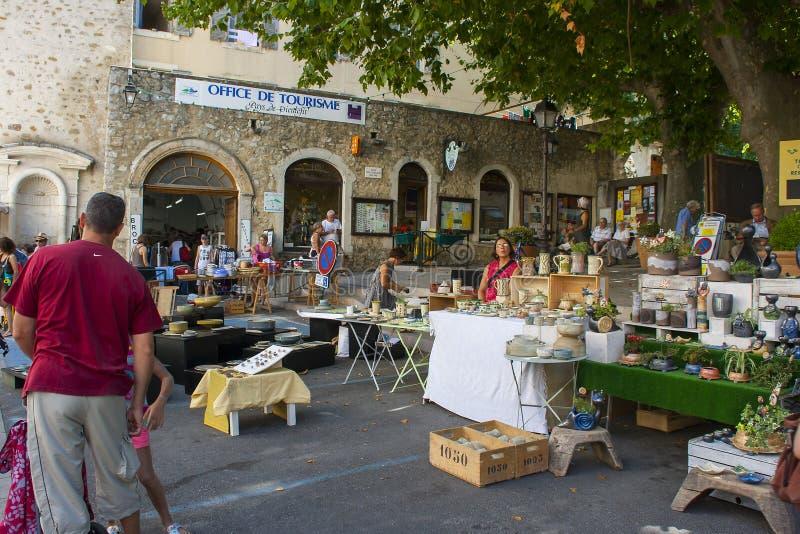 Un <b>Marché</b> En Plein Air Extérieur Occupé <b>Typique</b> Dans La Région De ...
