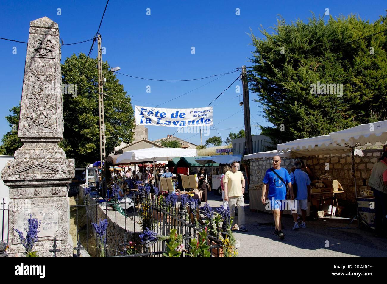 <b>Fete</b> de <b>la lavande</b> hi-res stock photography and images - Alamy